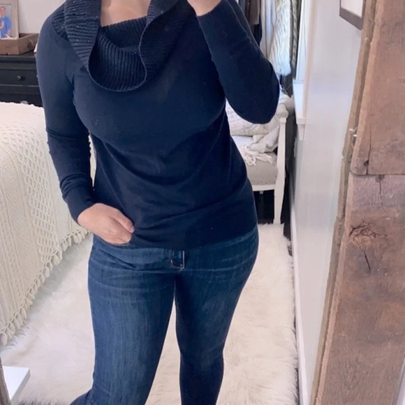 Michael Kors navy blue turtleneck sweater size small - Picture 2 of 7